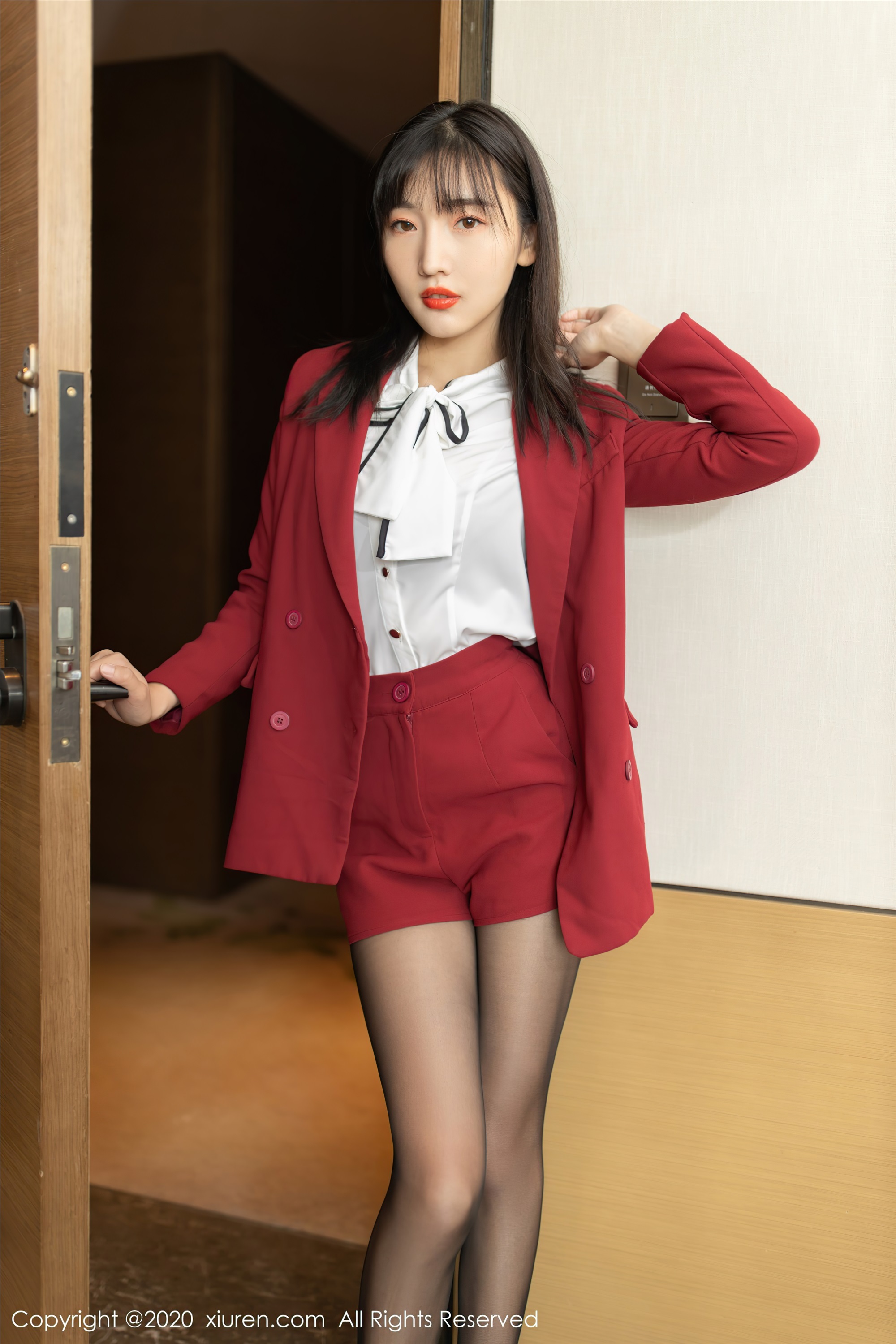 秀人网美媛馆 2020-09-25 Vol.2604 陆萱萱